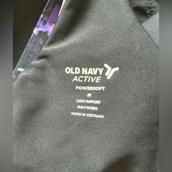 Like New Workout Top built in Bra - Old Navy Active - Floral black -Sz MED - Picture 3 of 4